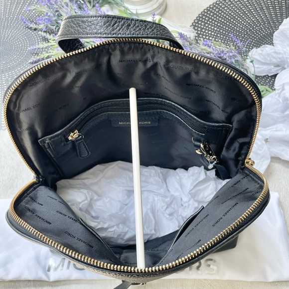 Michael Kors Backpack 🖤 - Picture 9 of 9